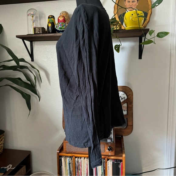 Tonlé Black Long Sleeve Crepe Boxy Shirt size Medium - Picture 3 of 6